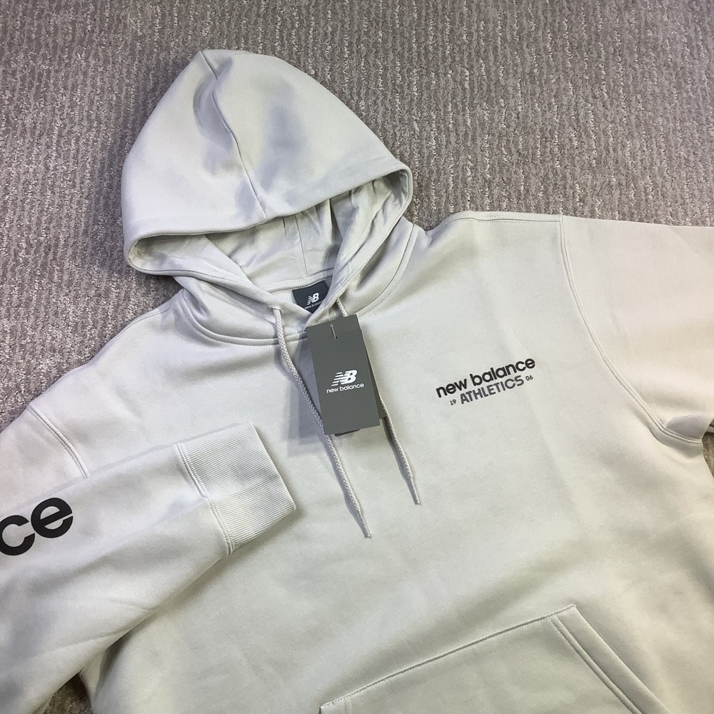 New Balance Graphic OH Fleece Hoodie Light Grey Relaxed Mens Size M NWT